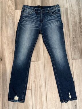 Buckle Black Fit No. 53 Straight Fit Women's Jeans with Distressed Hem
